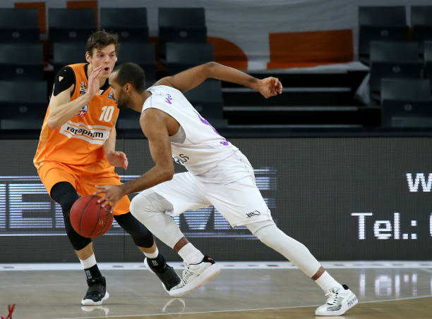 他主导了青 他主导了青